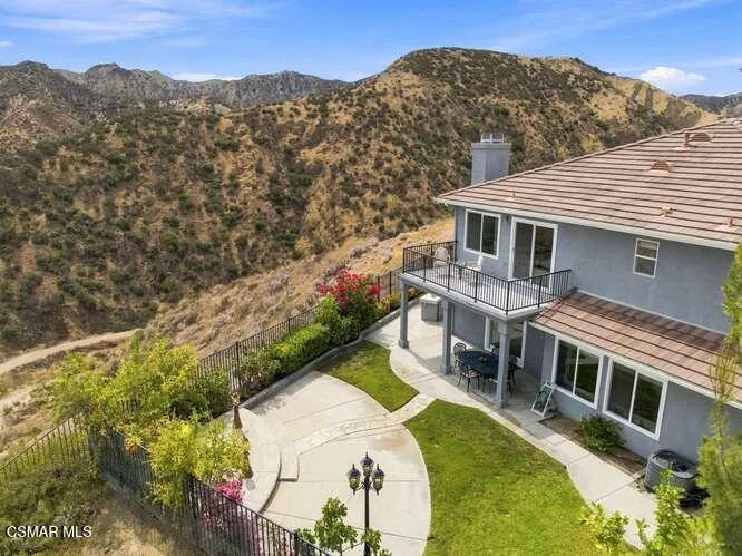 32604 Ridge Top Lane Castaic, CA 91384