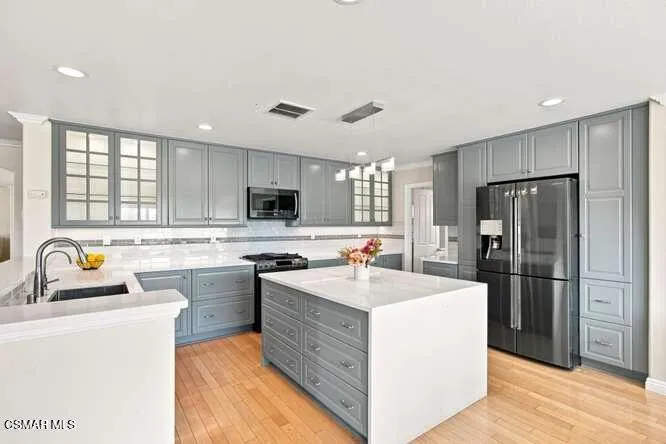 32604 Ridge Top Lane Castaic, CA 91384