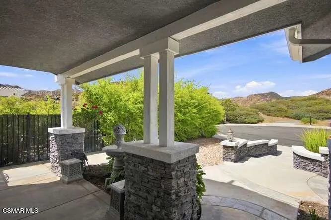 32604 Ridge Top Lane Castaic, CA 91384