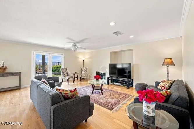 32604 Ridge Top Lane Castaic, CA 91384