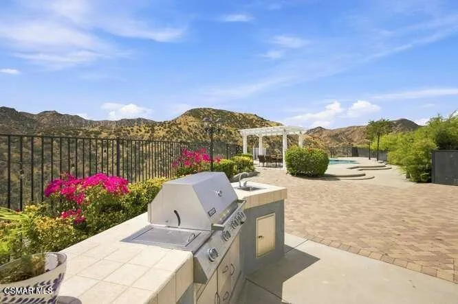 32604 Ridge Top Lane Castaic, CA 91384