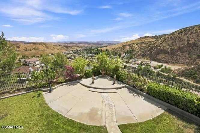 32604 Ridge Top Lane Castaic, CA 91384