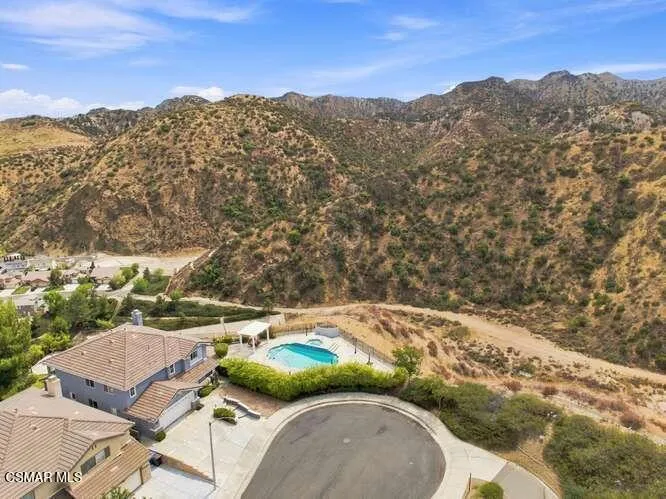 32604 Ridge Top Lane Castaic, CA 91384
