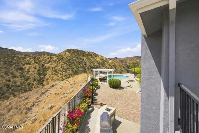 32604 Ridge Top Lane Castaic, CA 91384