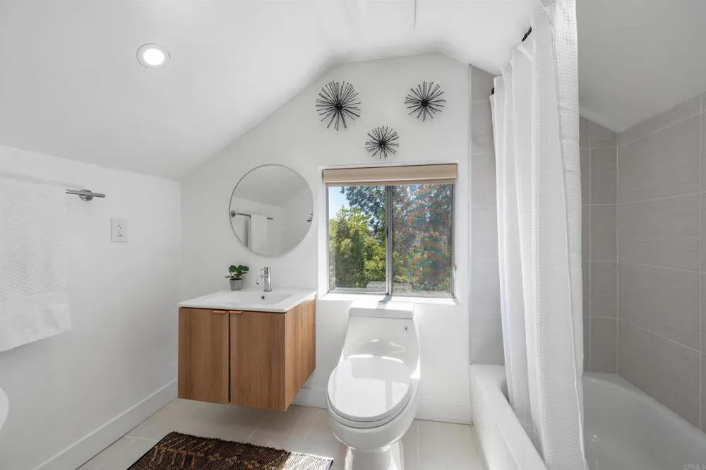 5264 Wood Street La Mesa, CA 91941