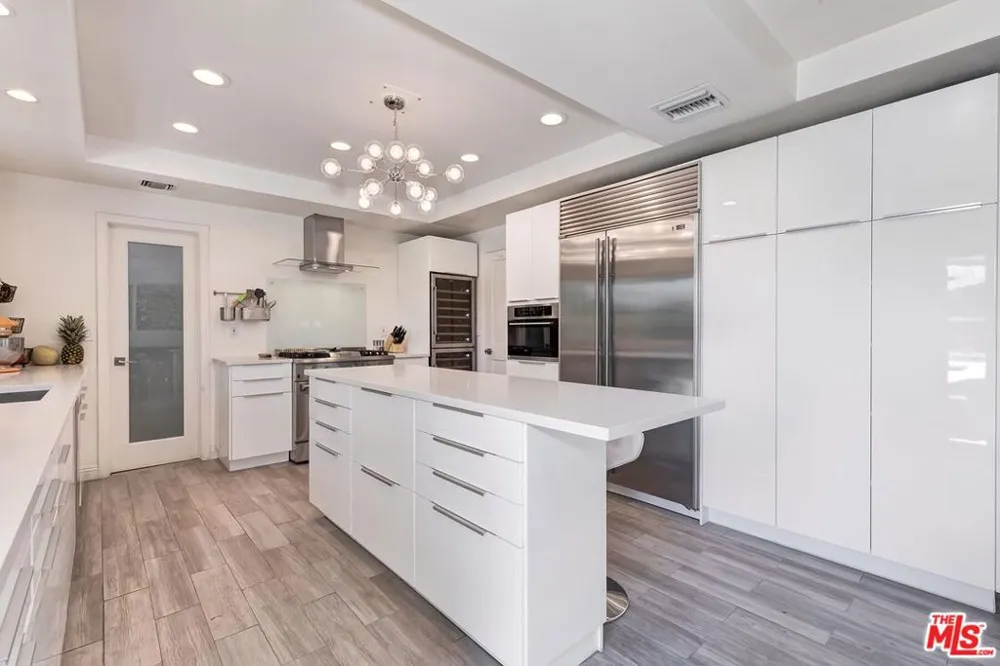 3063 Deep Canyon Drive Beverly Hills, CA 90210