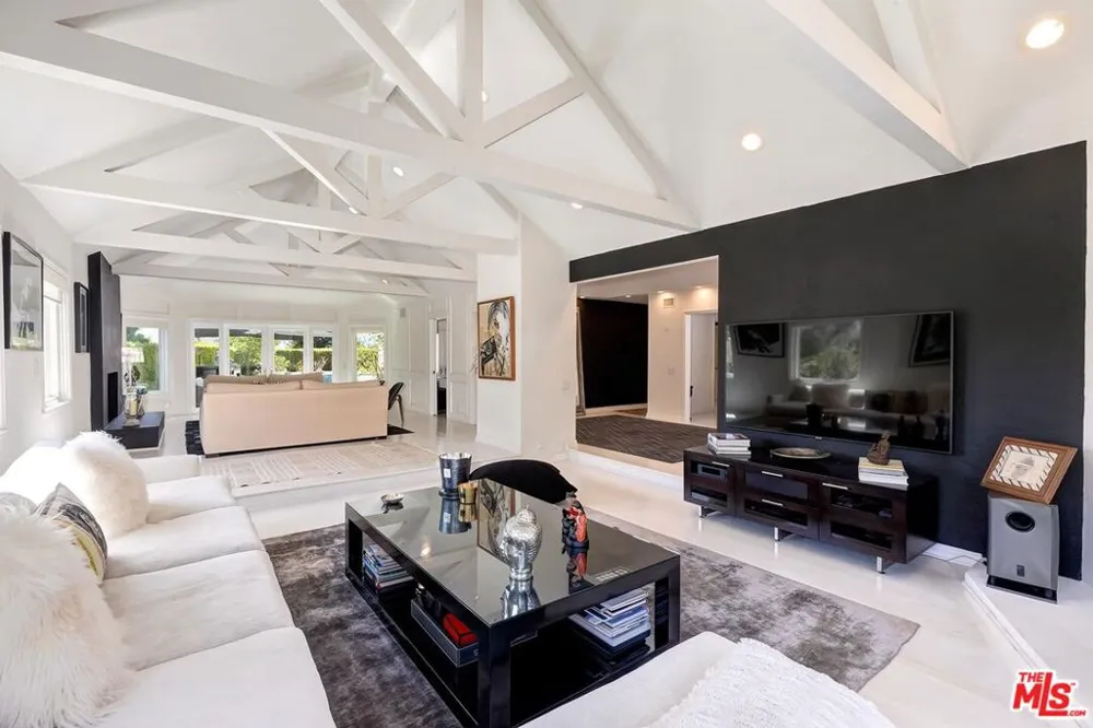 3063 Deep Canyon Drive Beverly Hills, CA 90210