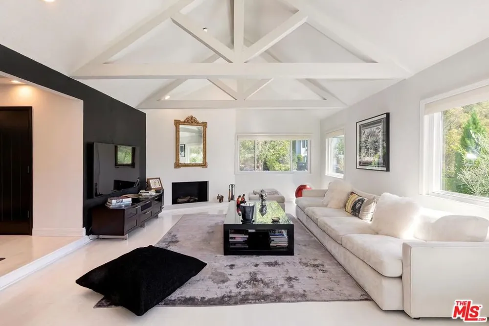3063 Deep Canyon Drive Beverly Hills, CA 90210