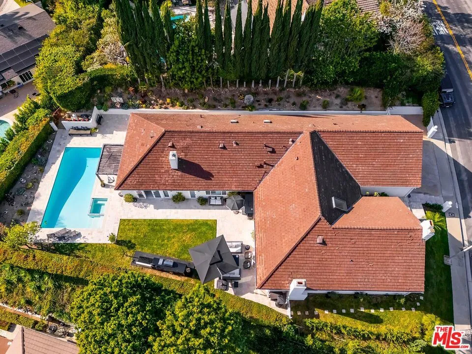 3063 Deep Canyon Drive Beverly Hills, CA 90210