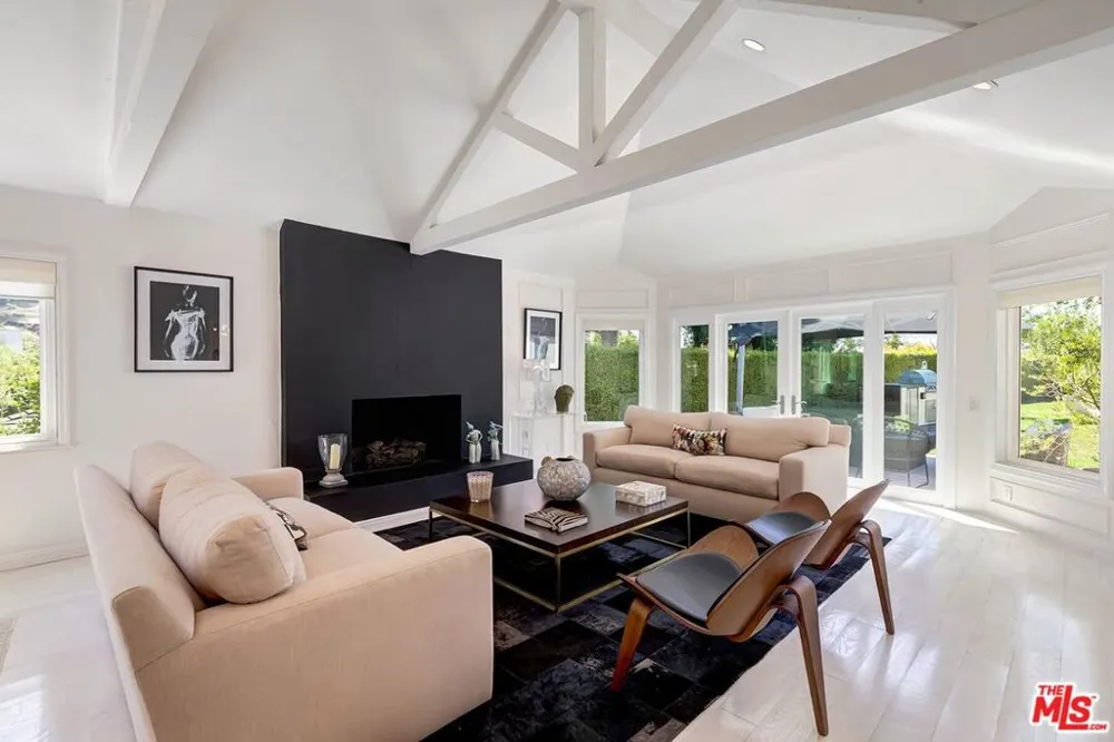 3063 Deep Canyon Drive Beverly Hills, CA 90210