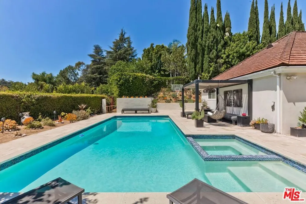 3063 Deep Canyon Drive Beverly Hills, CA 90210