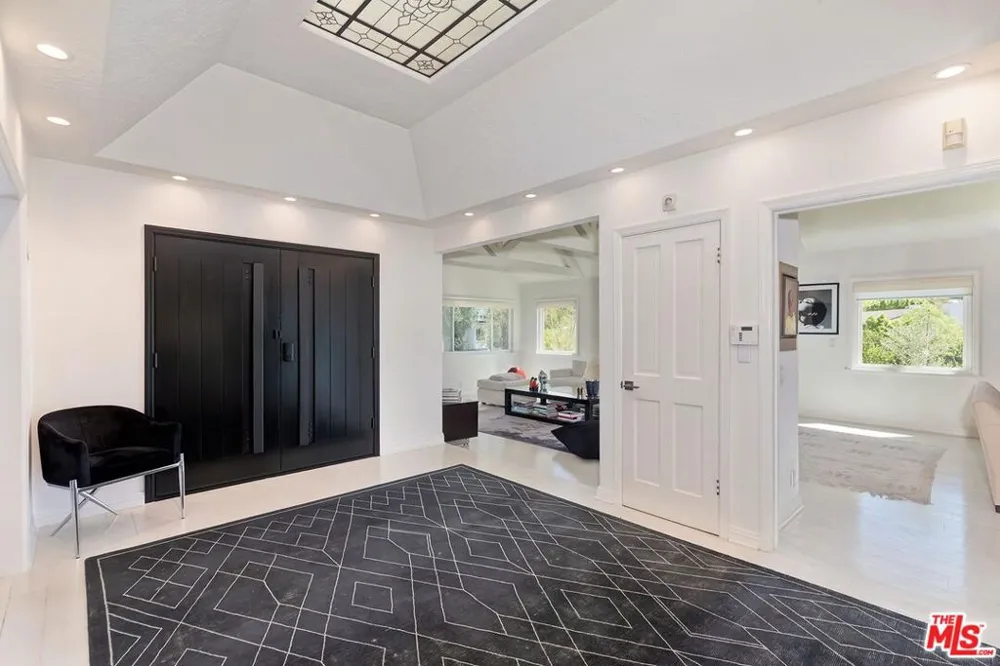 3063 Deep Canyon Drive Beverly Hills, CA 90210