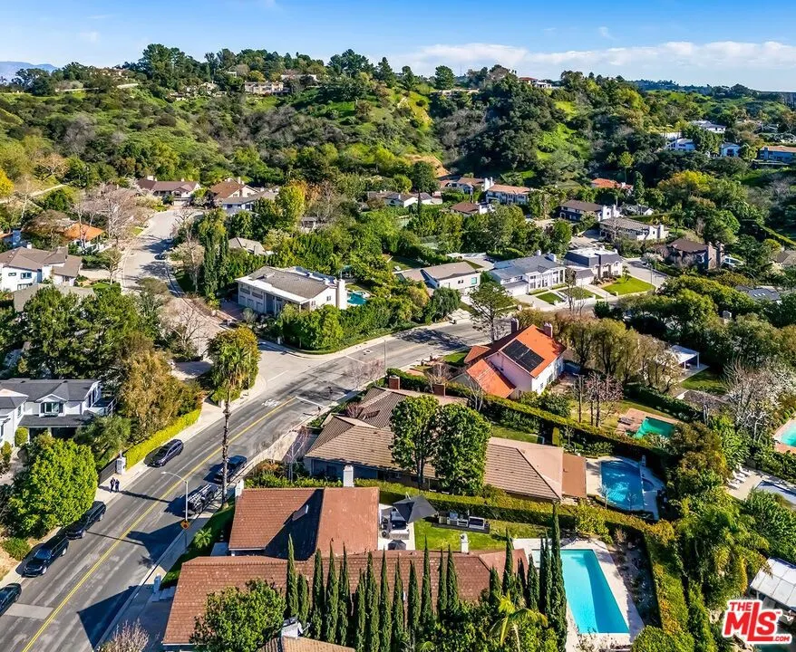 3063 Deep Canyon Drive Beverly Hills, CA 90210