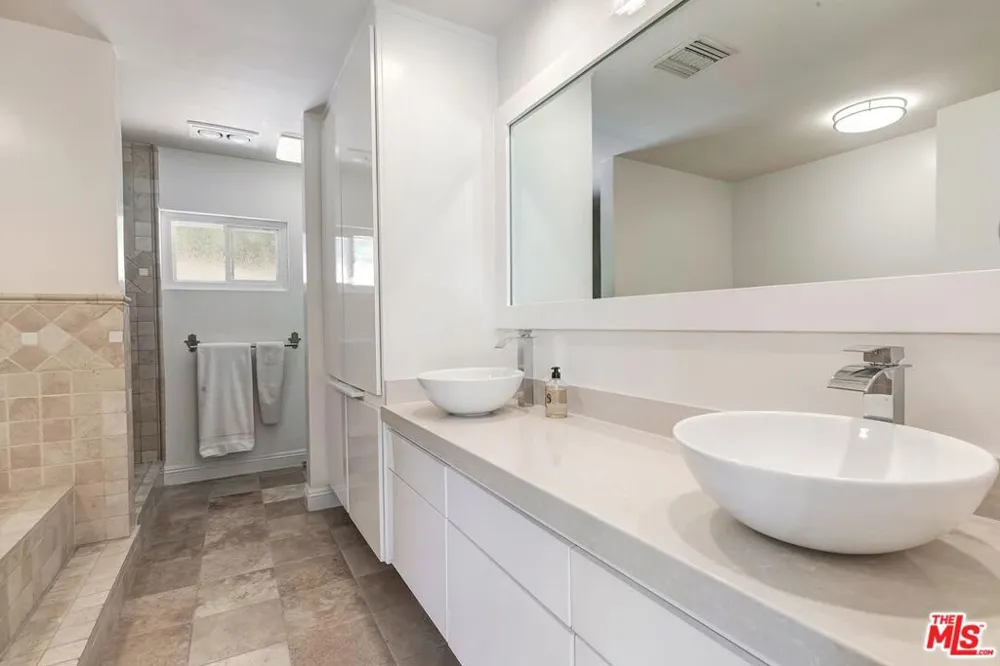 3063 Deep Canyon Drive Beverly Hills, CA 90210