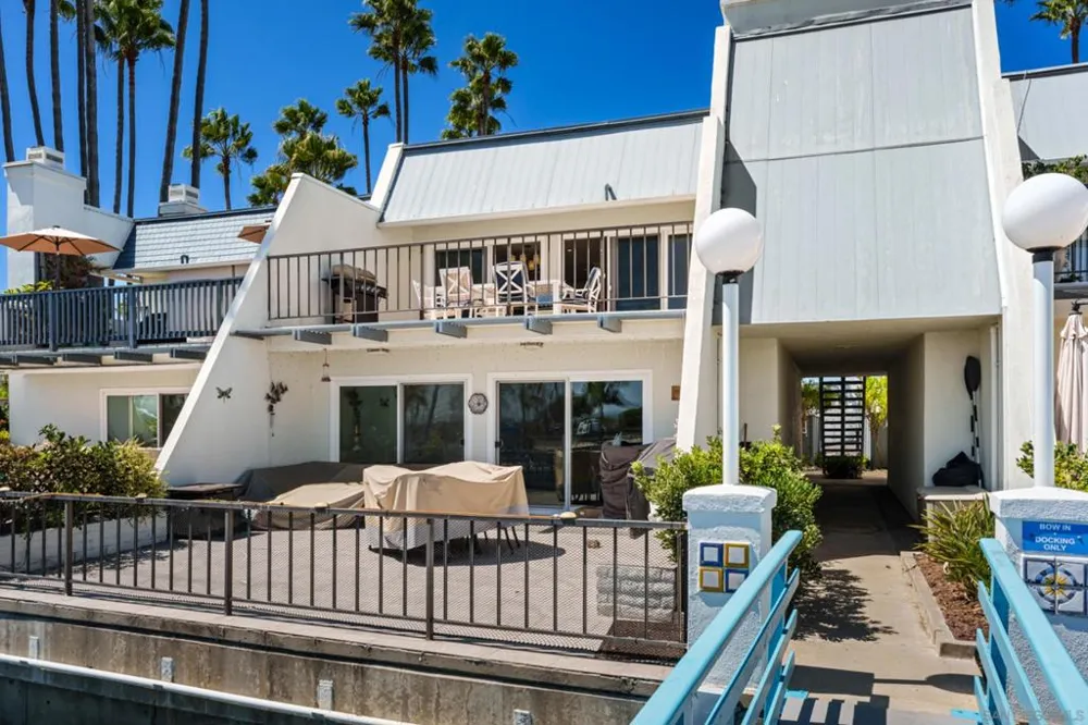 4 Antigua Ct Coronado, CA 92118