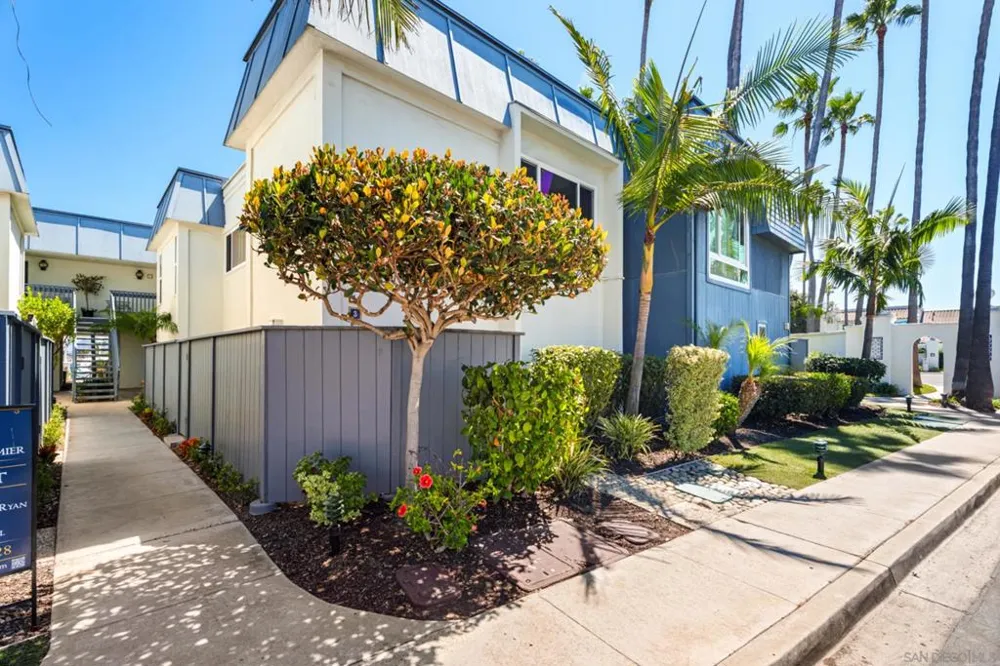4 Antigua Ct Coronado, CA 92118