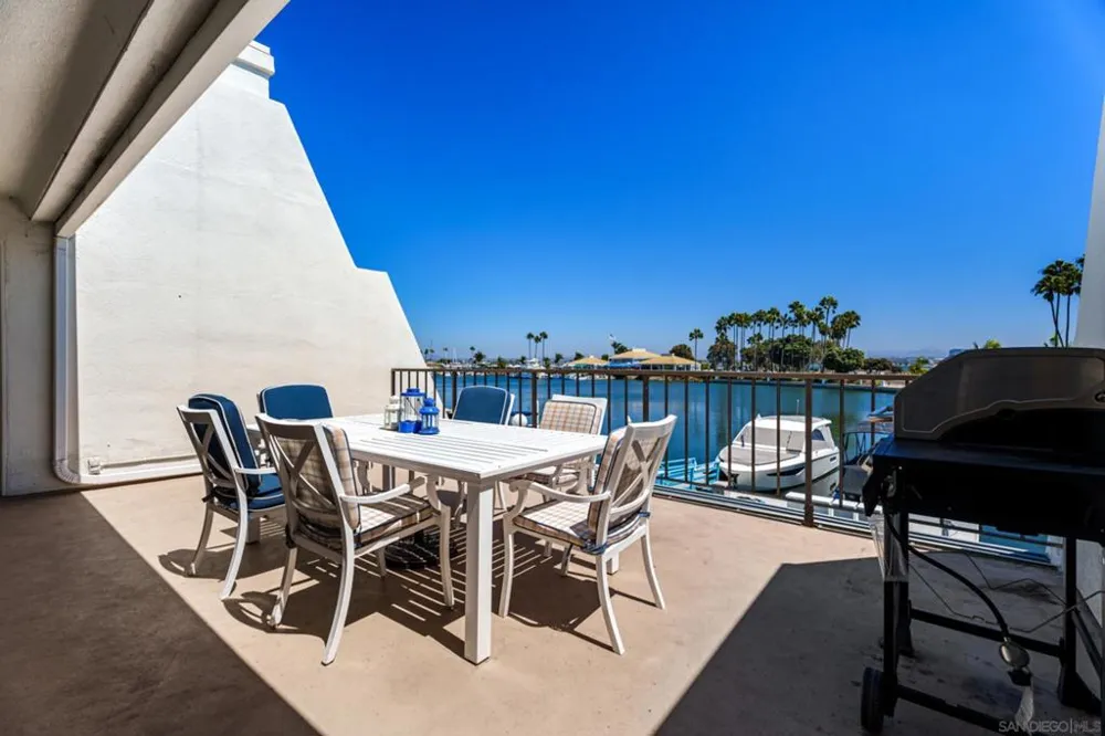 4 Antigua Ct Coronado, CA 92118