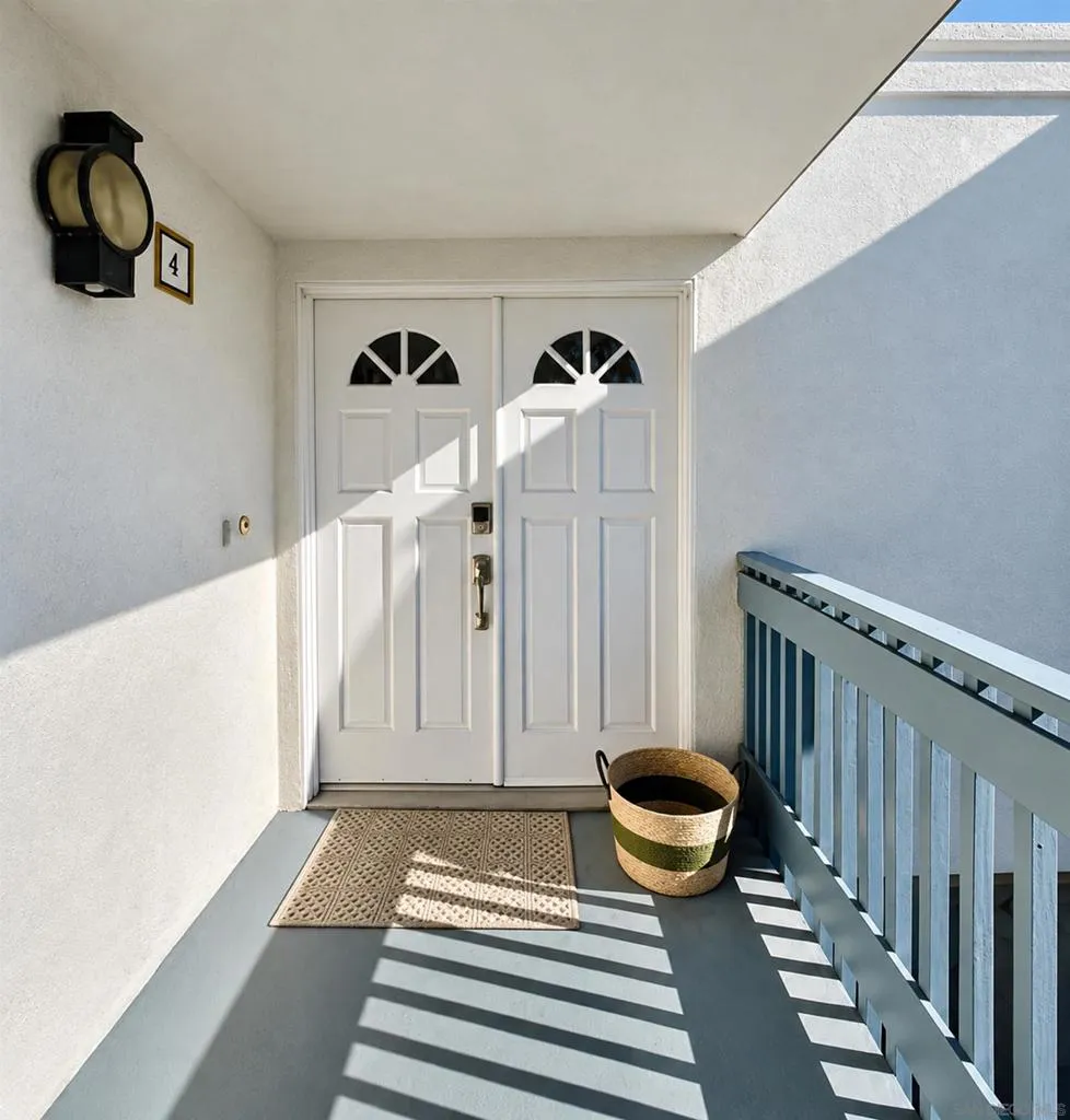 4 Antigua Ct Coronado, CA 92118