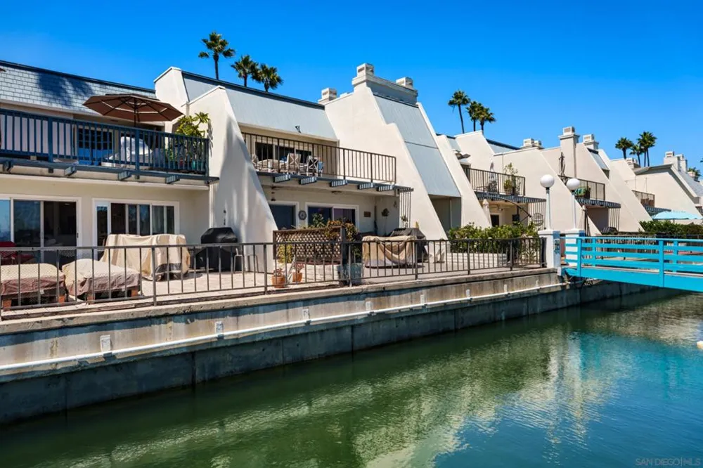 4 Antigua Ct Coronado, CA 92118