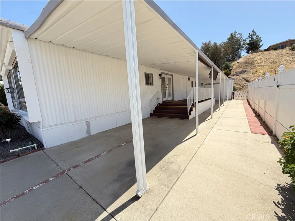 22895 Skylink Drive Canyon Lake, CA 92587