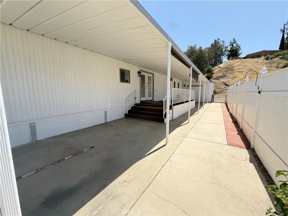 22895 Skylink Drive Canyon Lake, CA 92587