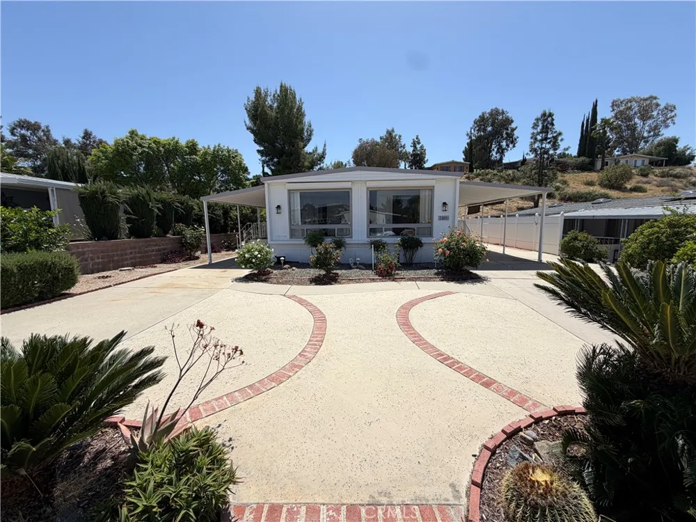 22895 Skylink Drive Canyon Lake, CA 92587