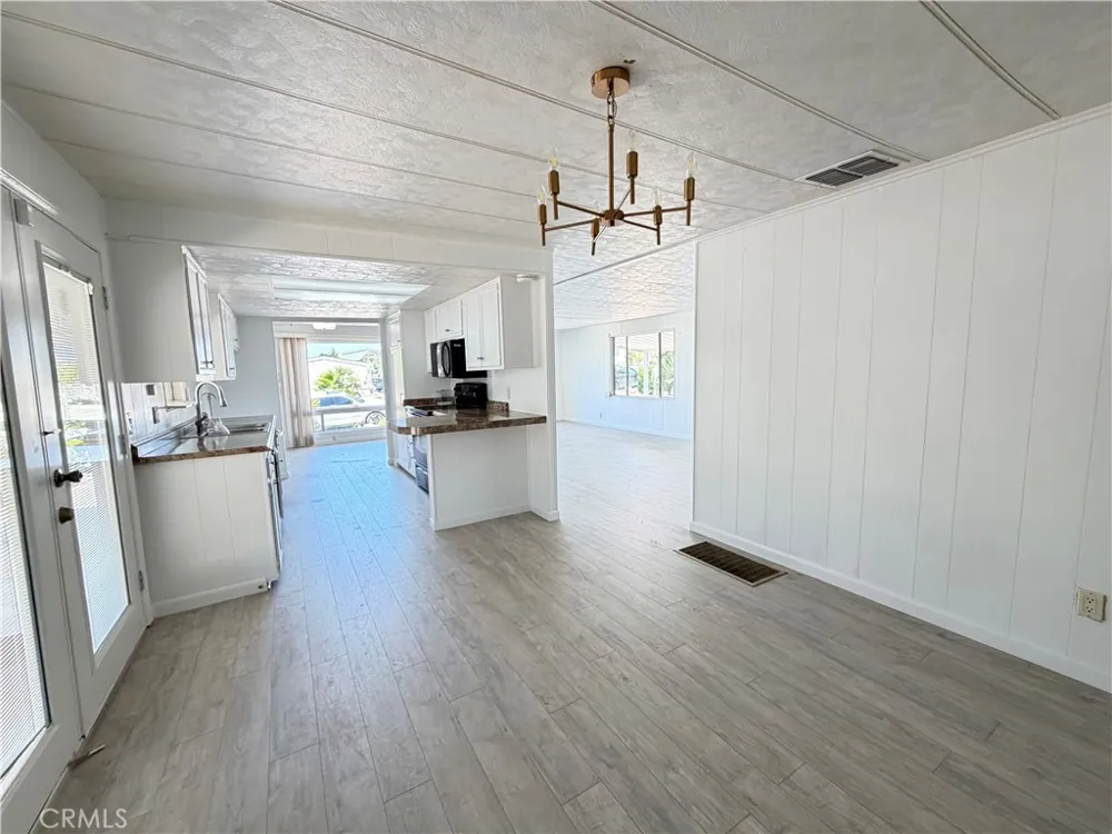 22895 Skylink Drive Canyon Lake, CA 92587