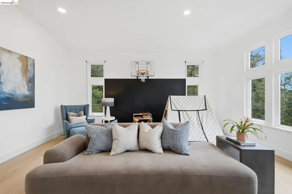 857 Mountain View Drive Lafayette, CA 94549