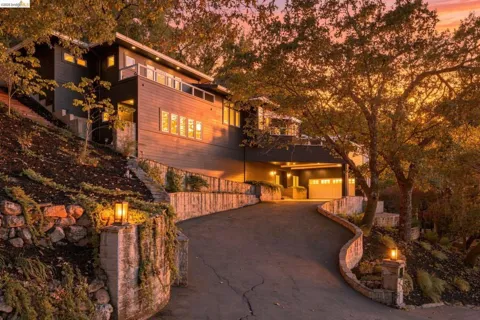857 Mountain View Drive