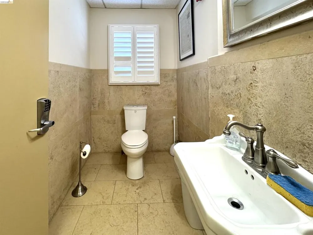212 9Th St #401 Oakland, CA 94607