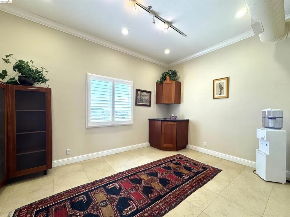 212 9Th St #401 Oakland, CA 94607