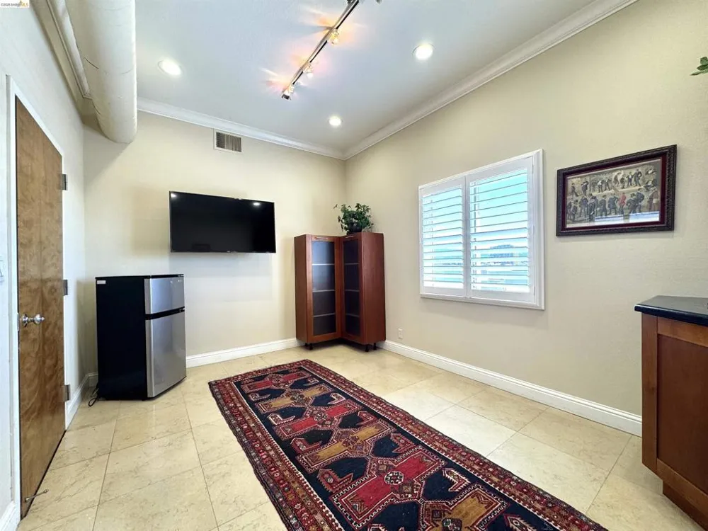 212 9Th St #401 Oakland, CA 94607
