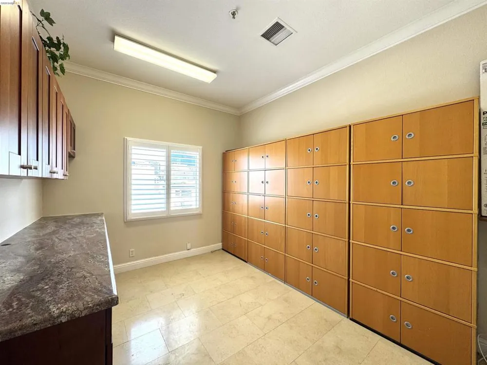 212 9Th St #401 Oakland, CA 94607