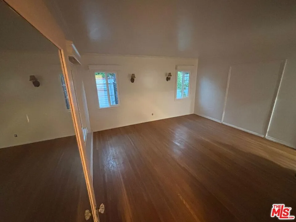 232 La Peer Drive Beverly Hills, CA 90211