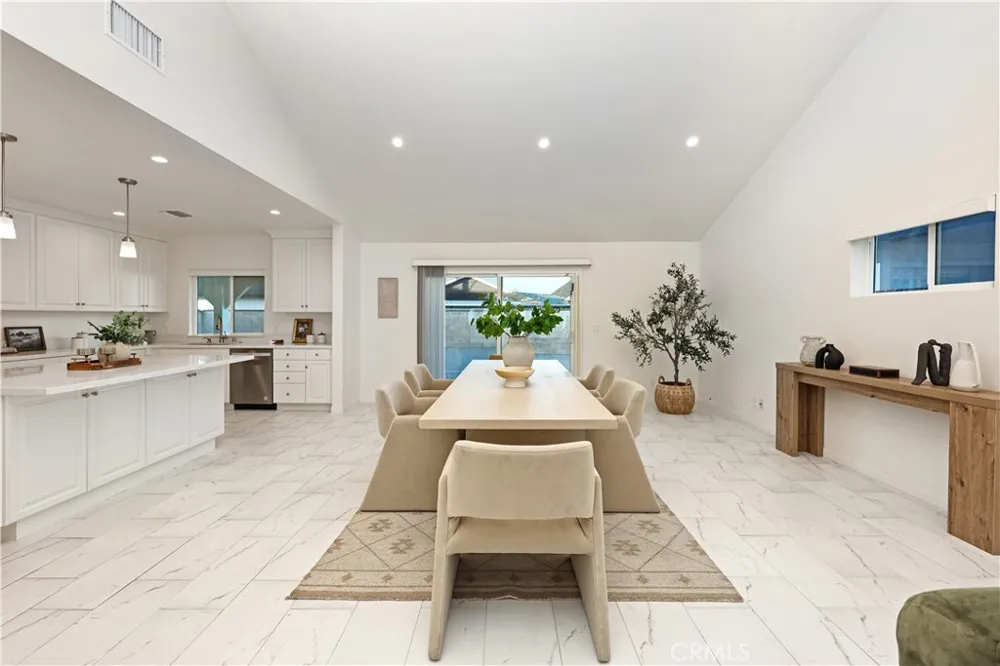 8550 Raviller Drive Downey, CA 90240