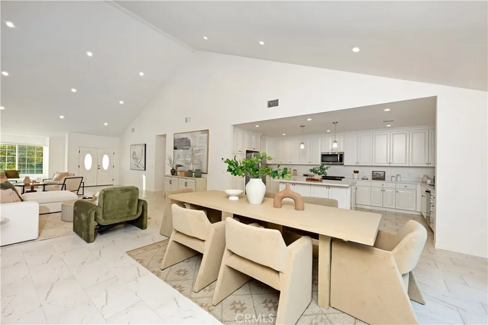 8550 Raviller Drive Downey, CA 90240