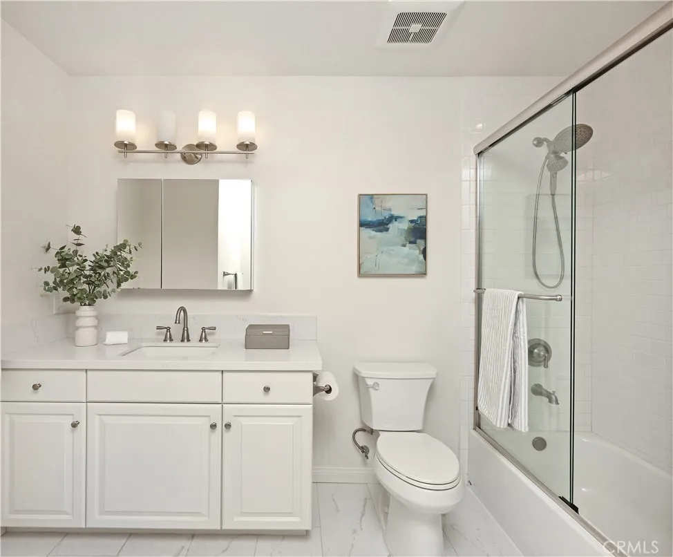 8550 Raviller Drive Downey, CA 90240