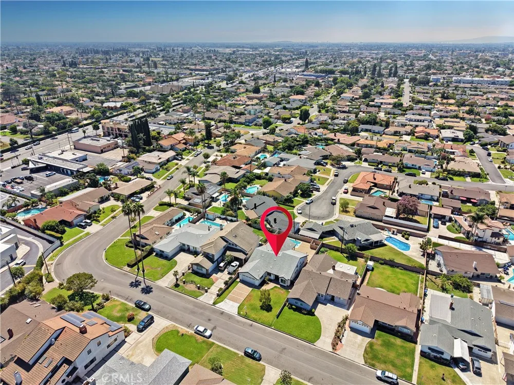8550 Raviller Drive Downey, CA 90240