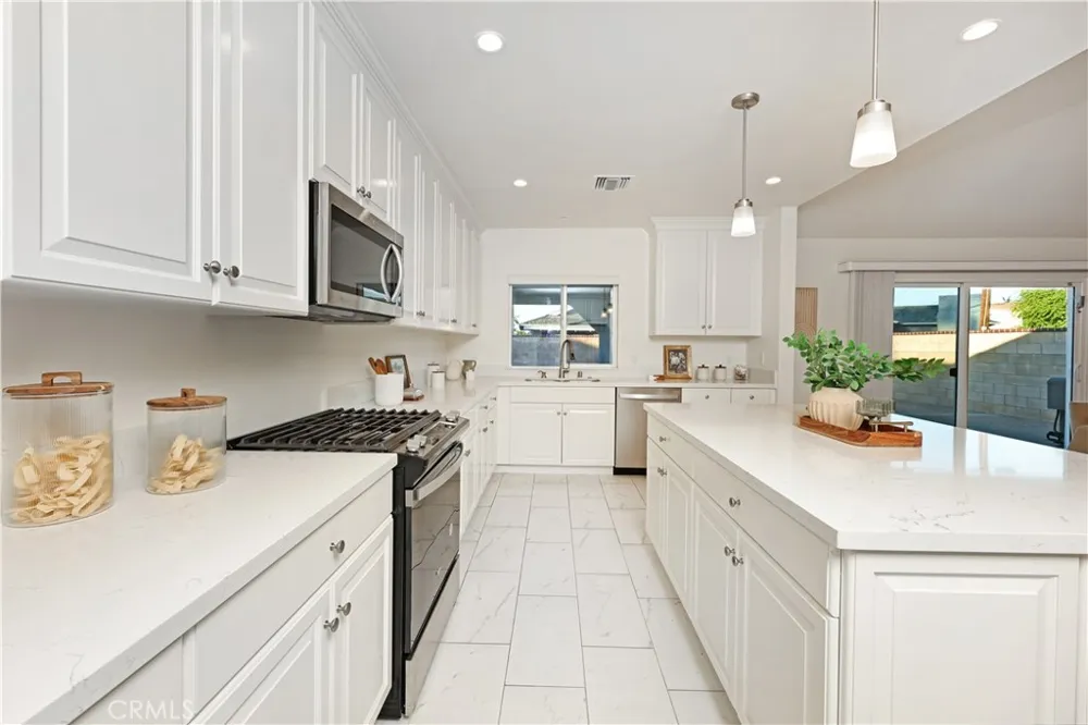8550 Raviller Drive Downey, CA 90240