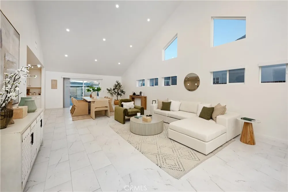 8550 Raviller Drive Downey, CA 90240