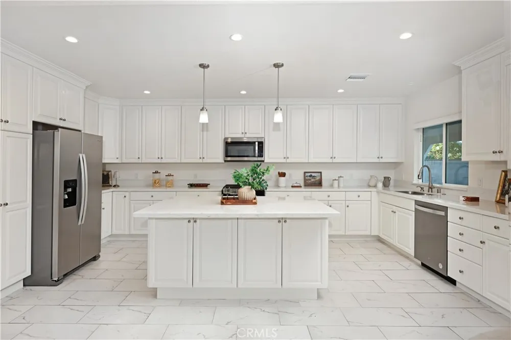8550 Raviller Drive Downey, CA 90240