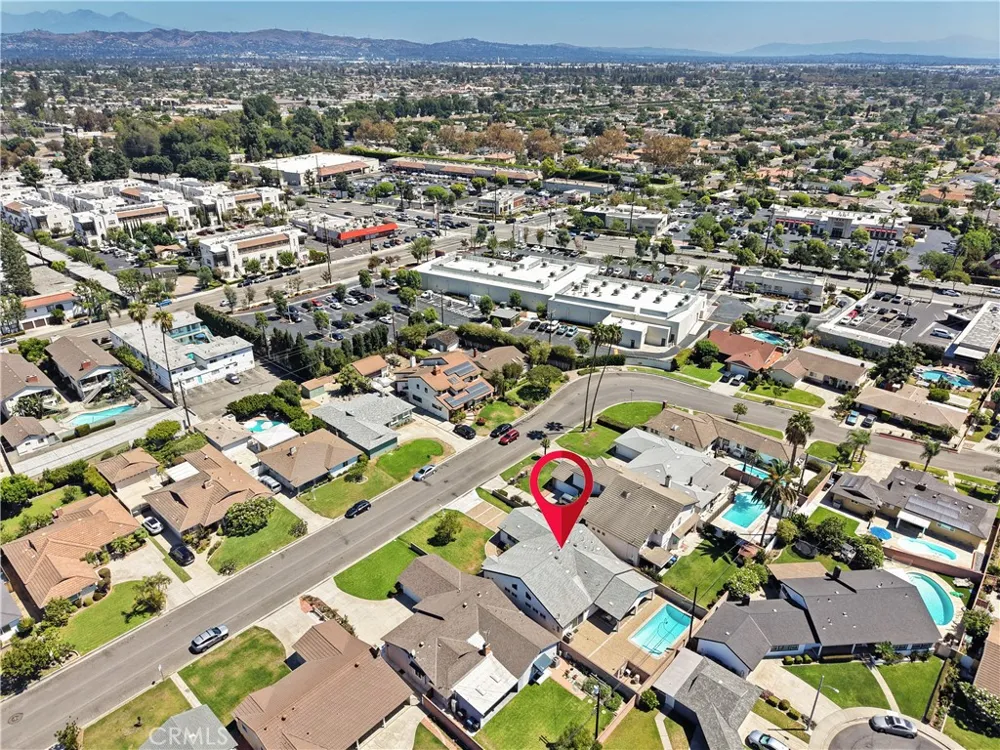 8550 Raviller Drive Downey, CA 90240