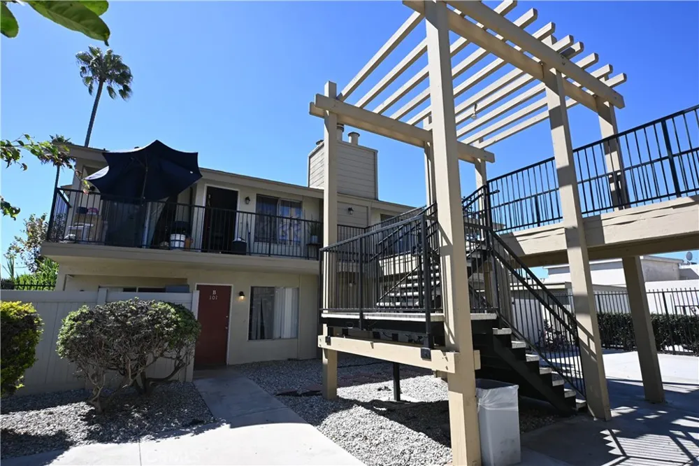 810 Center Street Costa Mesa, CA 92627