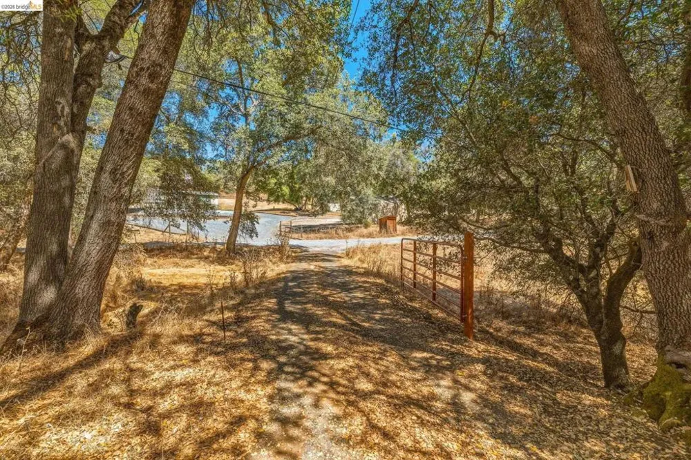 20510 Tuttletown Rd. Sonora, CA 95370