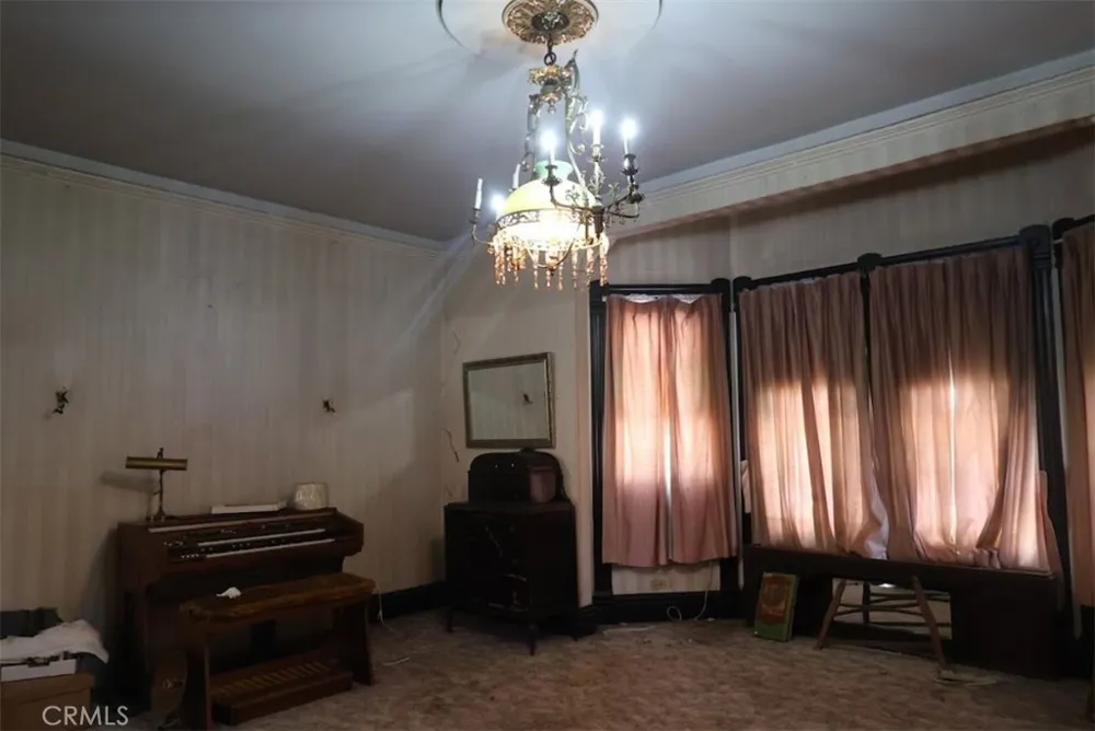 209 Carlton Pasadena, CA 91103