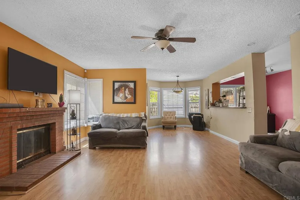 2115 Manzana Way Paradise Hills, CA 92139