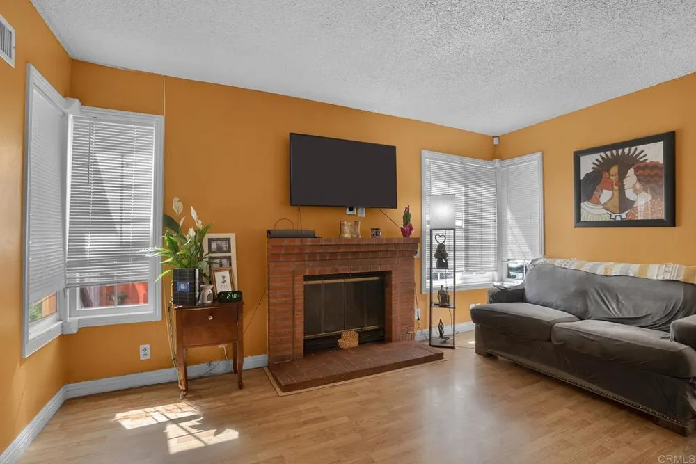 2115 Manzana Way Paradise Hills, CA 92139