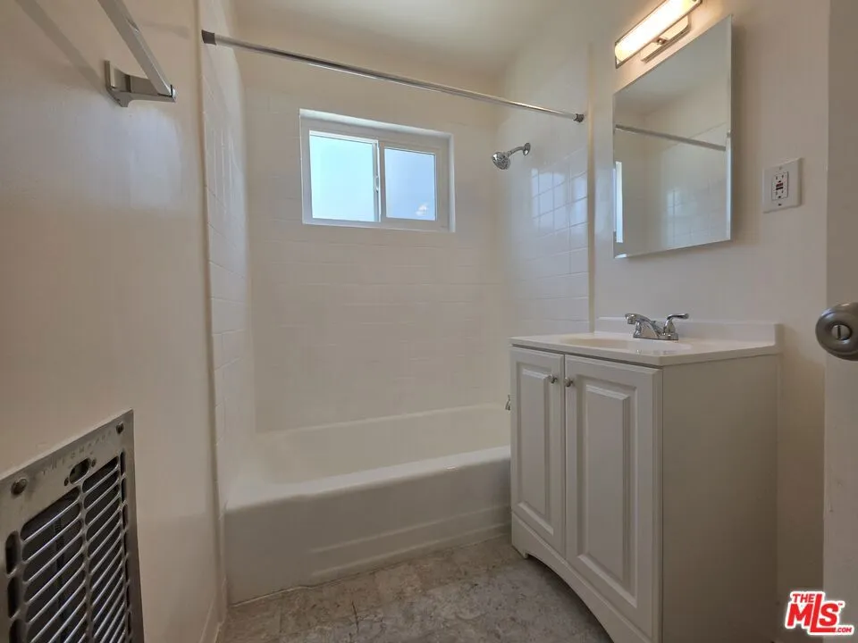 1711 Malcolm Avenue #1 Los Angeles, CA 90024