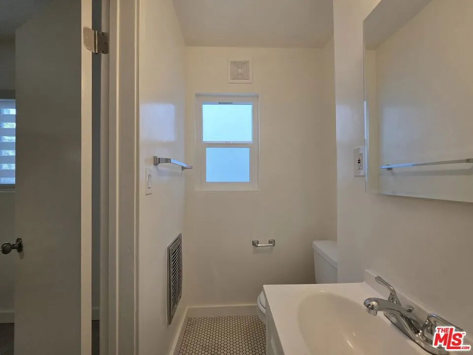 1711 Malcolm Avenue #1 Los Angeles, CA 90024