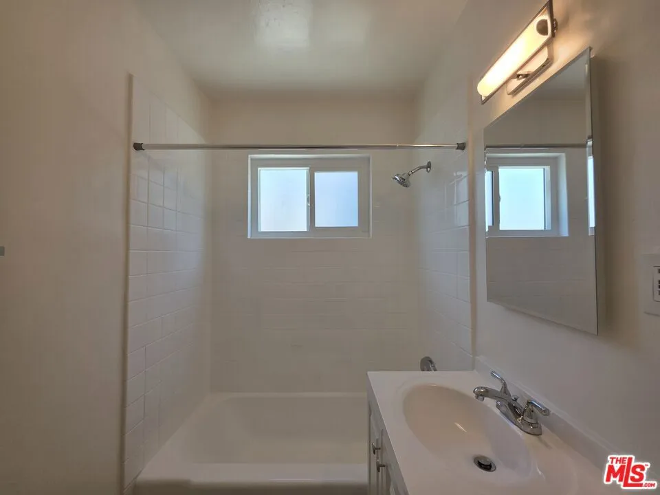 1711 Malcolm Avenue #1 Los Angeles, CA 90024